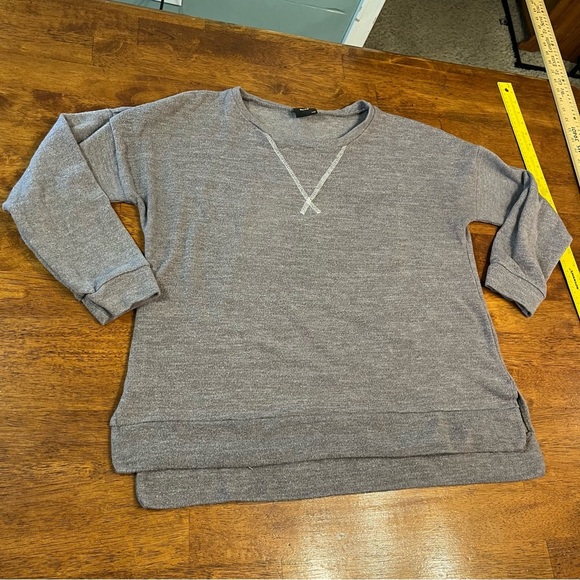 Byrdie Women’s dark gray pullover sweatshirt thick blouse size large - Picture 1 of 6